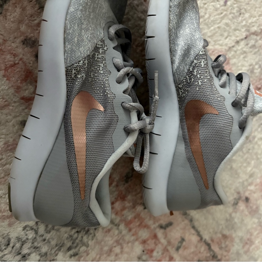 Nike Women's Gray and Bronze Athletic Shoes